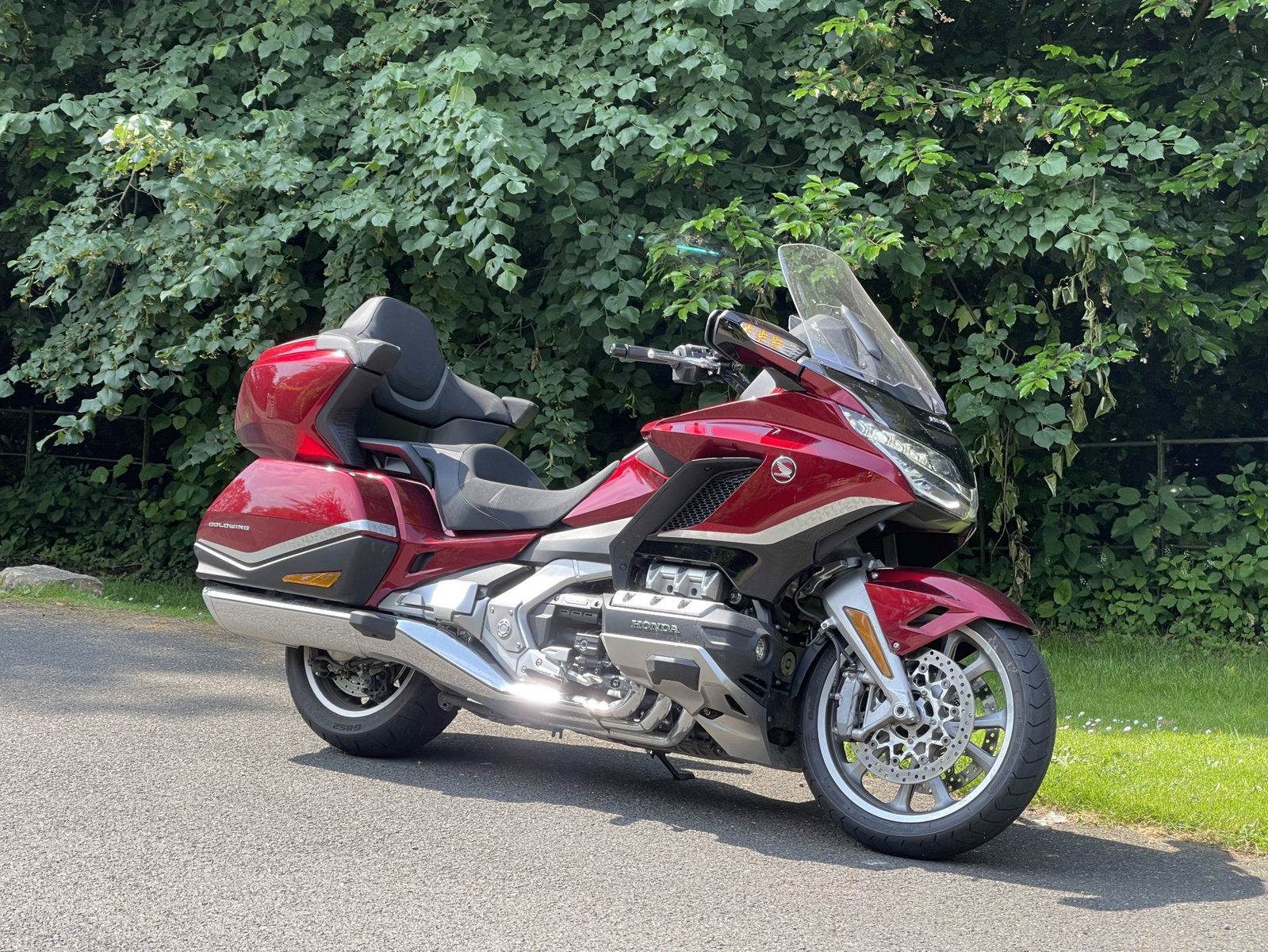 GL1800-Gold-Wing-Visordown-